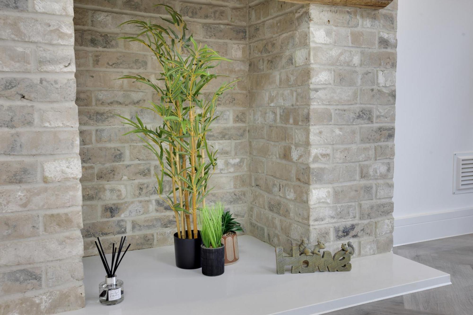Kestrel Gardens Dunmow Holiday home